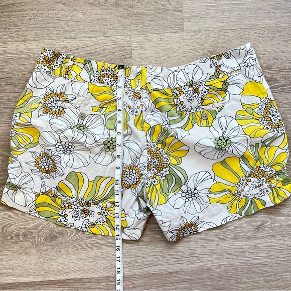 Mossimo Retro Yellow & Green Floral Print Stretchy Shorts, Size 16 - Picture 7 of 9
